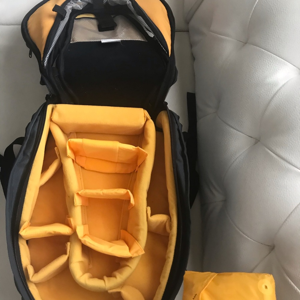 Kata R-103 DSLR camera backpack - Picture 2 of 10